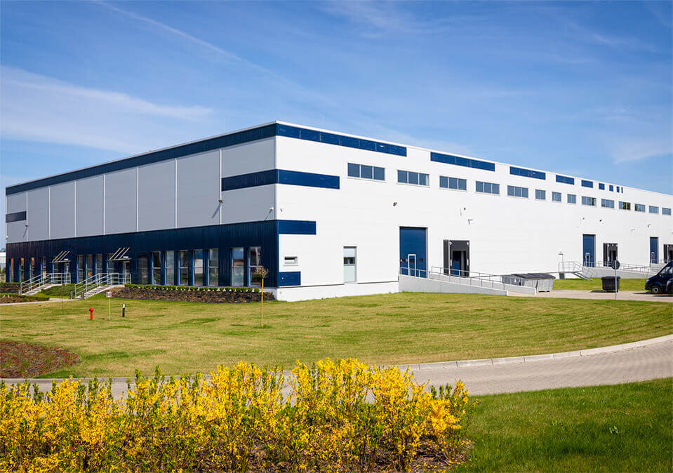 commercial cleaning of fulfillment center